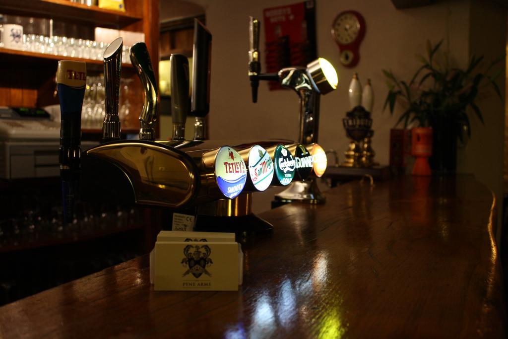 Pyne Arms Bed and Breakfast Barnstaple Buitenkant foto